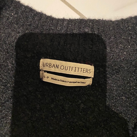 UO V-neck sweater - Picture 4 of 5